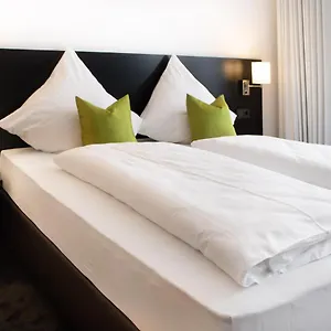 Hotell Oy By Wmm